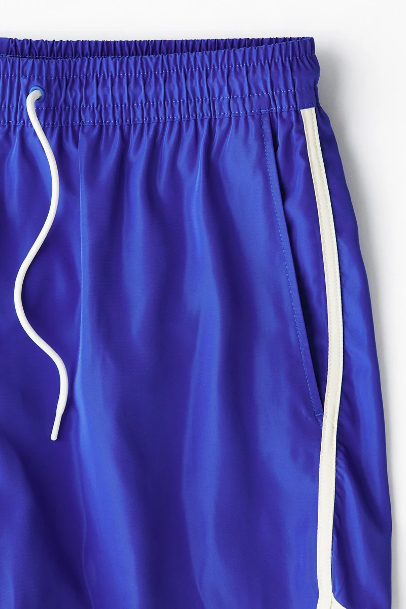 اتش اند ام شورت سباحة